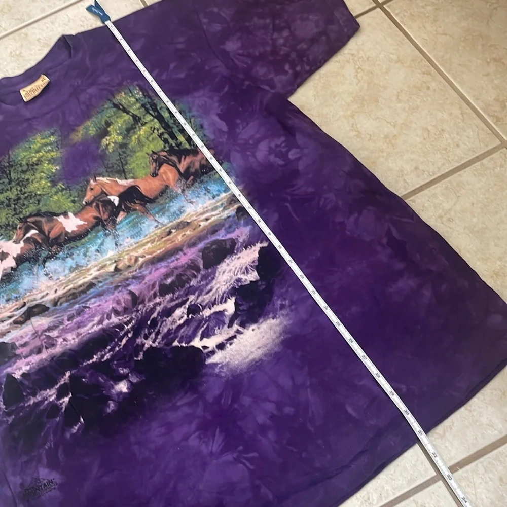 The Mountian Tee - Horses - Picture 5 of 7